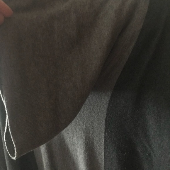 Black and gray sweater - Picture 4 of 8